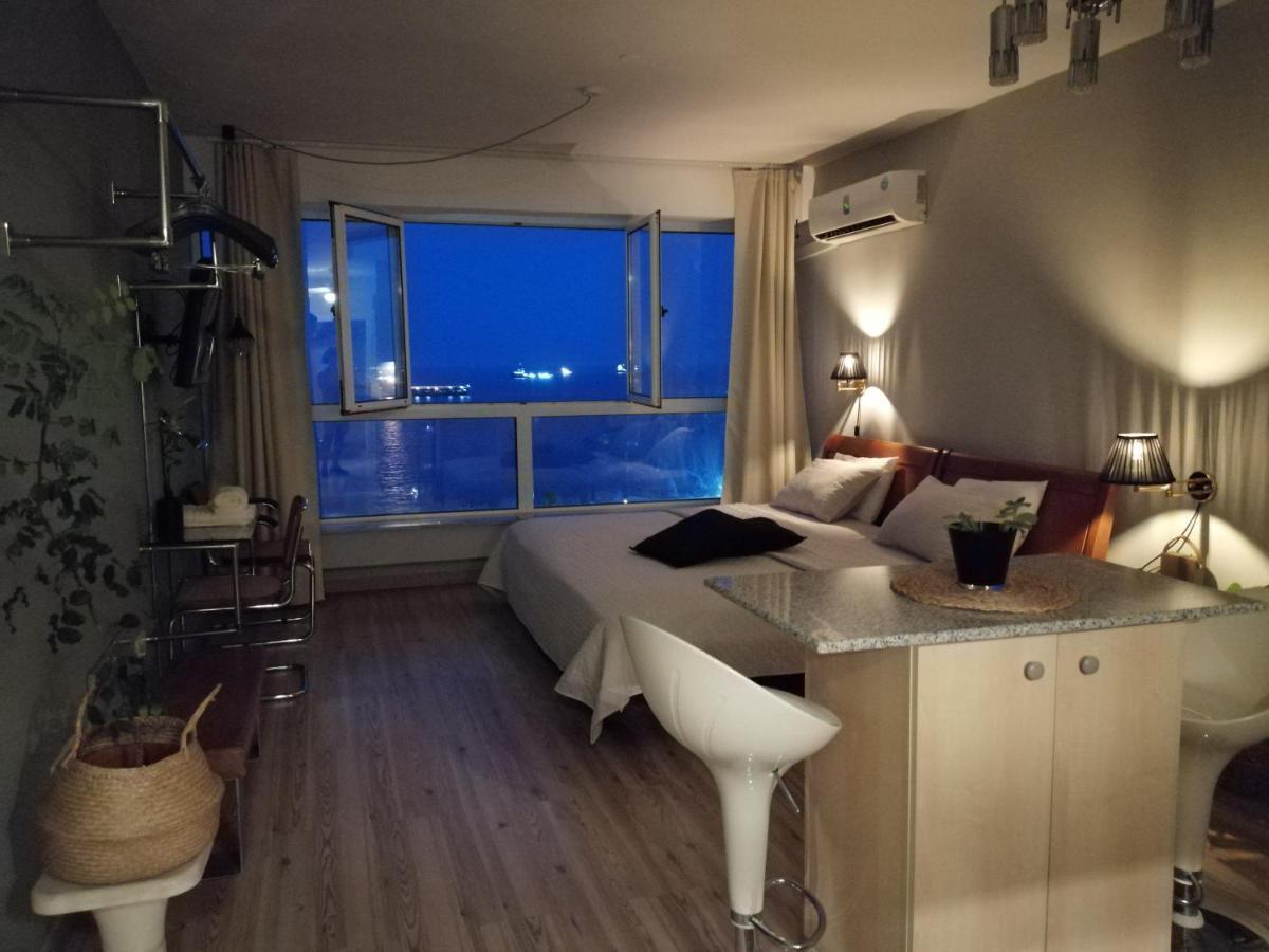 A City-Center Seaview Penthouse At Oceanic Lemesós Eksteriør bilde